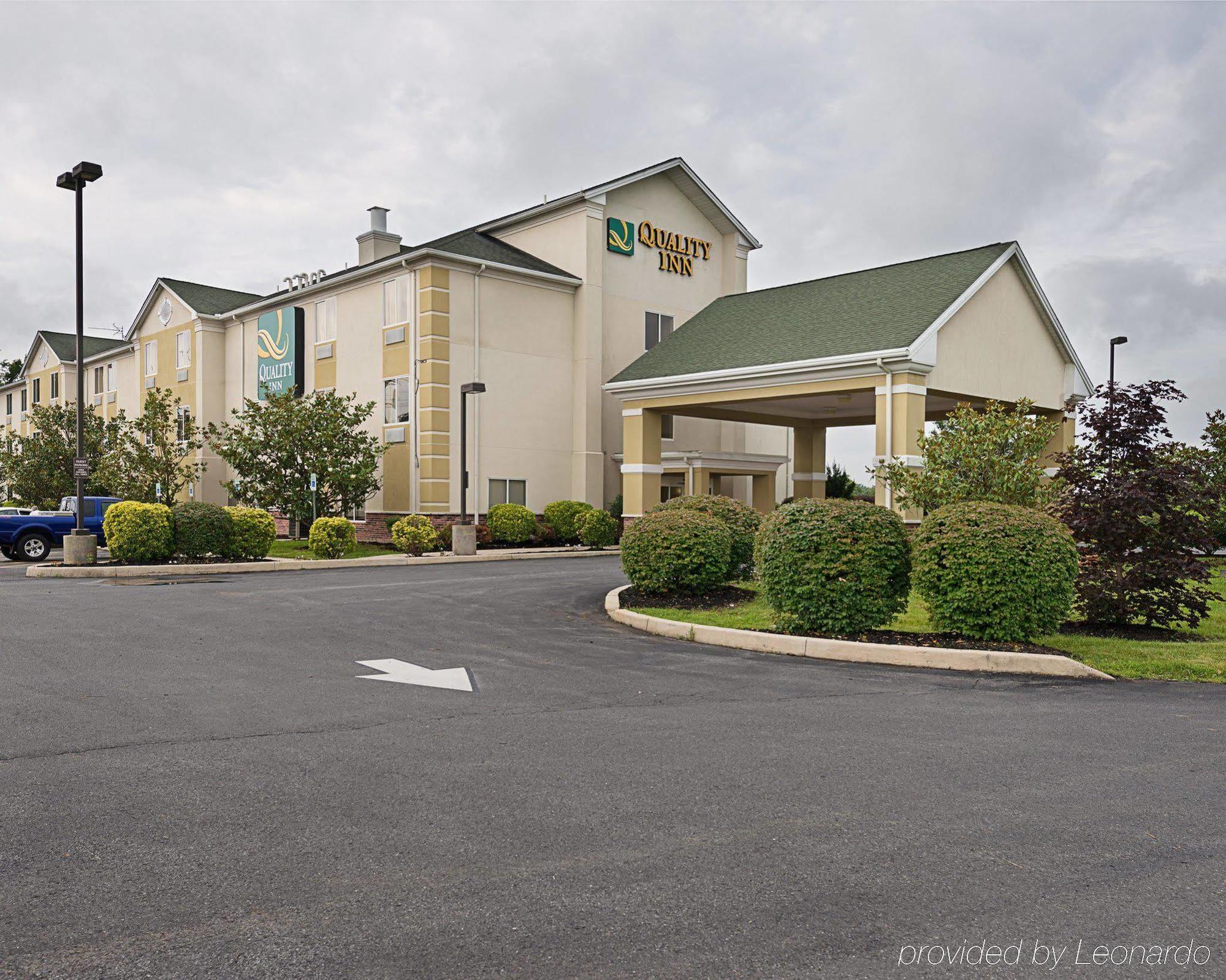 Quality Inn Spring Mills - Martinsburg North Exterior foto